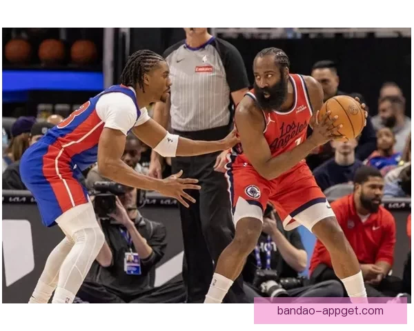 哈登狂砍三双带队逆转鹈鹕末节独得十三分掀翻骑士碾压高潮